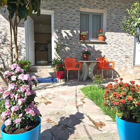 Summer Tale Rooms Lezhe Exterior photo
